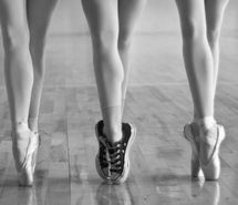 ballerina-ballet-converse-456307.jpg